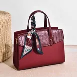 Commuting Handbag With Red