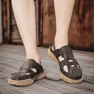 SUMMIT TREK MEN’S SANDAL