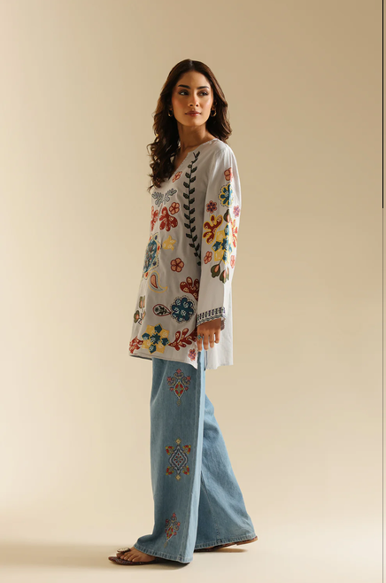 ETHNC KURTI | SHIRT - A LINE FIT - ROUND NECK WITH V SLIT - FLARED SLEEVES - SHORT LENGTH