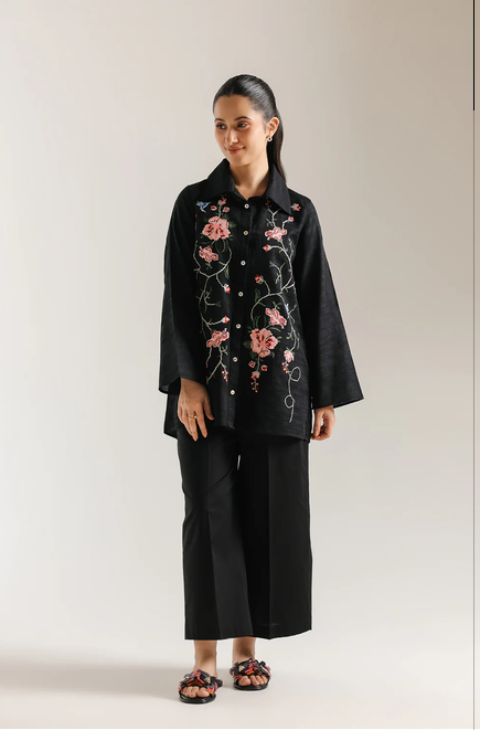 ETHNC EMBROIDERED KURTI | SHIRT – STRAIGHT FIT – COLLARED NECKLINE – BUTTON-DOWN FRONT – WIDE SLEEVES – MID LENGTH