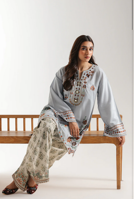 ETHNC EMBROIDERED SUIT  RELAX FIT - ROUND NECK WITH SLIT - FULL SLEEVES - SCALLOPED HEM - SHORT LENGTH