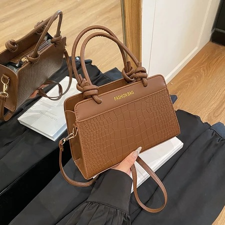 Elegant Crocodile Pattern Women's Bag