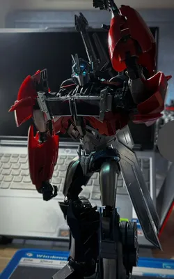 Iron Warrior Studio - Optimus Prime 2.0 Iw-07 Leader