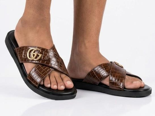  Two styles Designer-Inspired Luxury Leather Slides High-Fashion Summer Sandals 