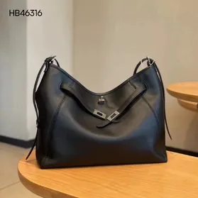 Large capacity tote bag 