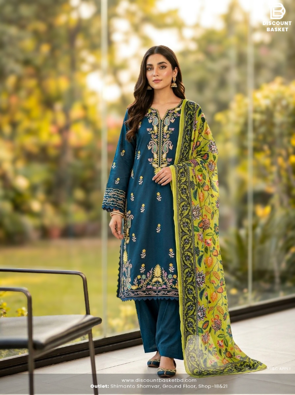 Elegant Slub Cotton Suit with Decorative Lace Work