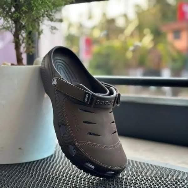 Lightweight Casual Slip-On crocs