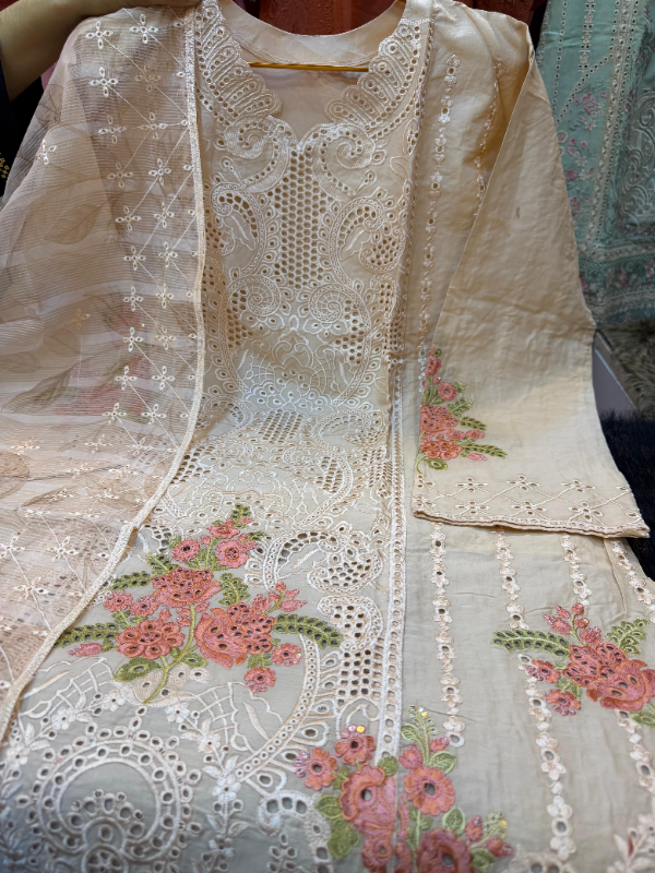 Graceful Festive Wear with Refined Detailing