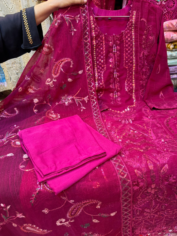 Elegant White Gold Outfit with Lace Detailing