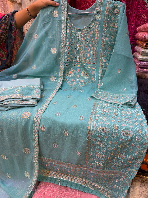 Designer White Gold Set in Classic Silhouette