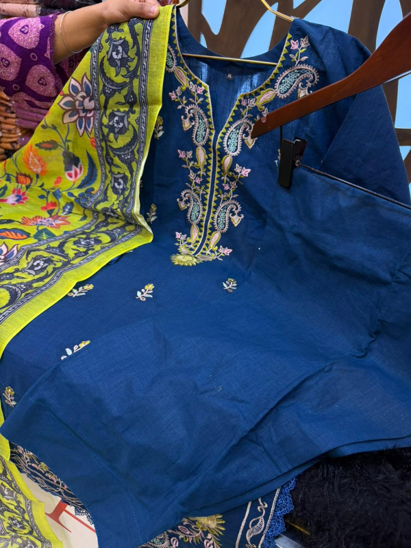 Elegant Slub Cotton Suit with Decorative Lace Work