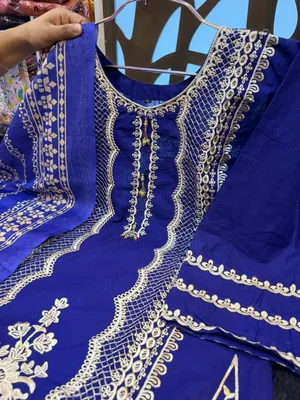 Elegant Slub Cotton Suit with Decorative Lace Work