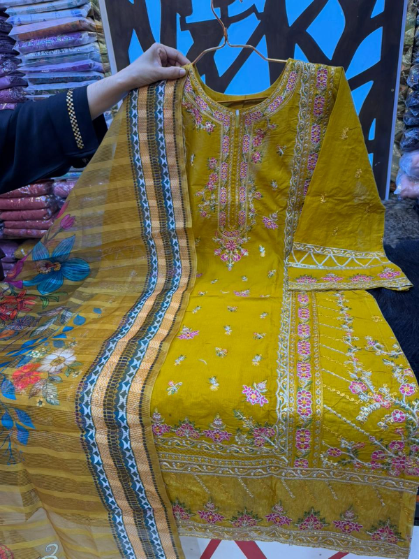 Elegant Swizz Cotton Pakistani Style Suit