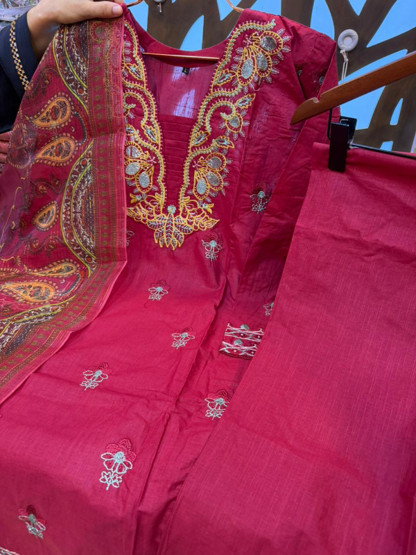 Graceful Swizz Lawn Embroidery Work Salwar Set