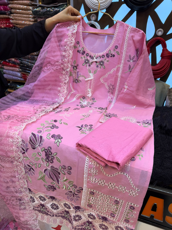 Pakistani-Inspired Embroidered Swiss Lawn 3-Piece Suit with Schiffli Boring Work