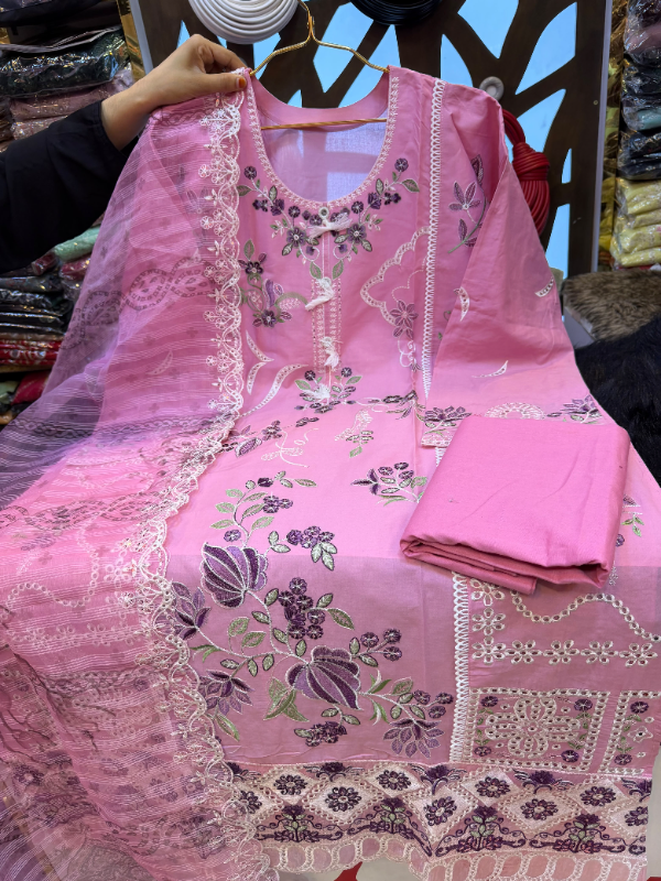 Pakistani-Inspired Embroidered Swiss Lawn 3-Piece Suit with Schiffli Boring Work