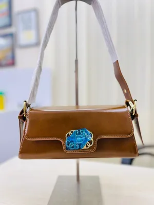 Elegant Women's Shoulder Bag 2