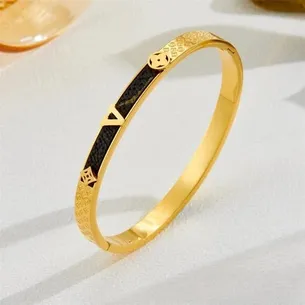 Titanium Steel Elegant Heart Gold Bangle (1 Pc)