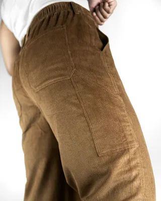 Basics Highwaisted Carpenter Pants in Classic Brown