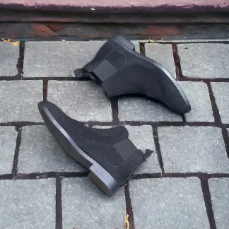 premium men’s black Chelsea boots
premium men’s black Chelsea boots