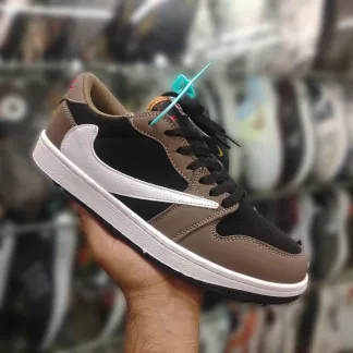 Black Sneakers – Classic Style, Modern Comfort