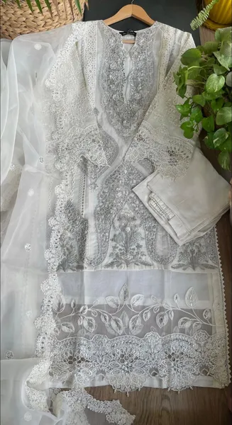 Pakistani Original Nau Bahar Luxury Organza Stitched 3Pcs _ Off White