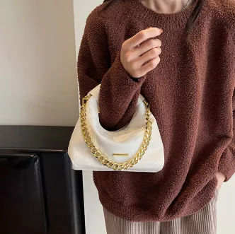 DIAMOND CHAIN  SOFT LEATHER DUMPLING  WOMEN'S BAG GB-6292OW