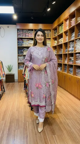 Stylish Attire Prime Ethereal Rose Set (Onion)