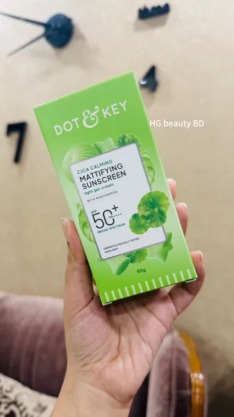 Dot and Key Cica Calming Mattifying Sunscreen SPF 50+ PA++++ with Niacinamide 50gm