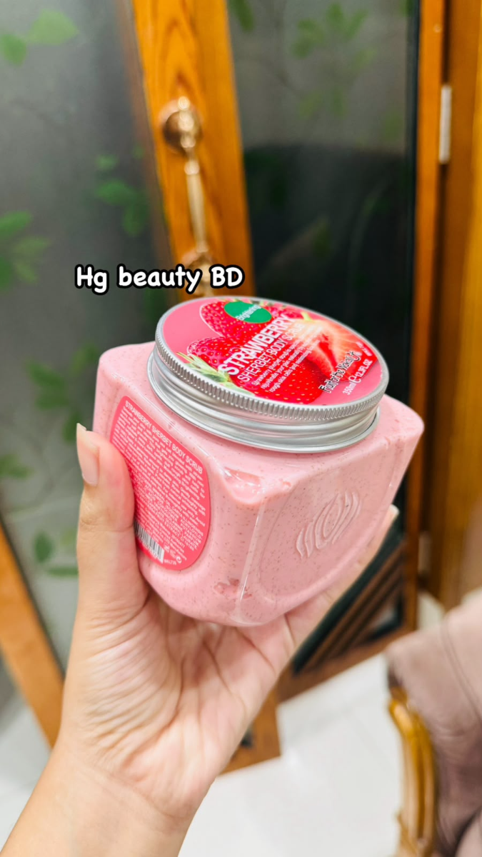 Fruit of Wokali Strawberry Body Scrub 350ml