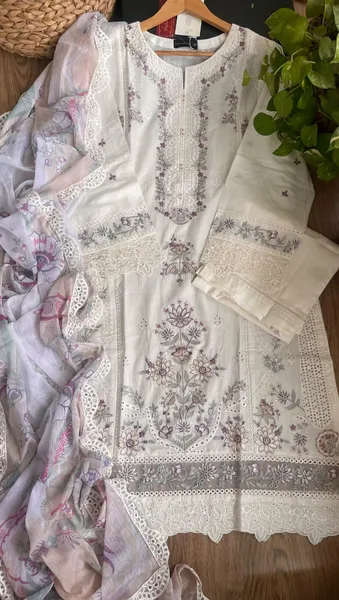Original Pakistani Sadabahar Luxury Cotton Stitched 3Pc With Chiffon Dupatta _ Off White