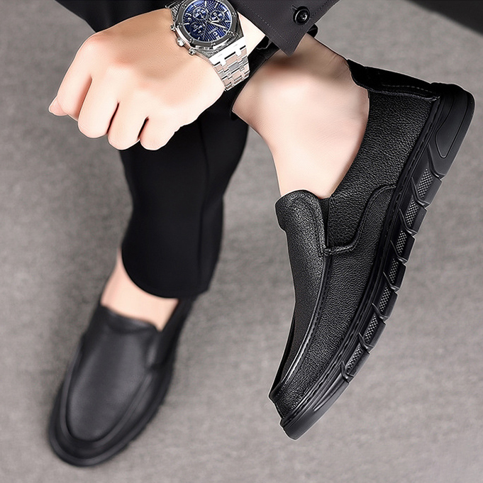 BREATHABLE COMFORTABLE CASUAL SHOES GB-8861