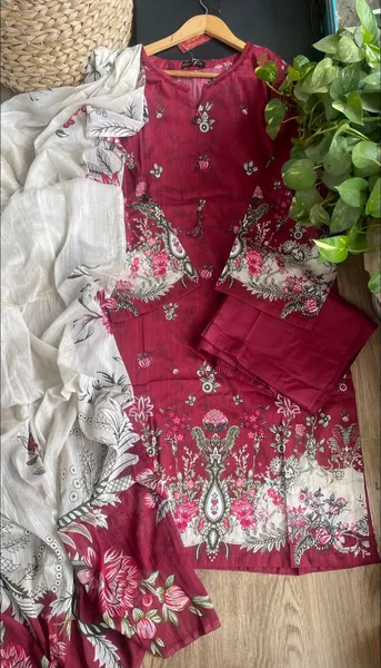 Pakistani Original Sadabahar Printed Lawn Stitched 3Pcs _ Maroon_