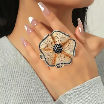 Big Hollow Flower Zircon Finger Ring