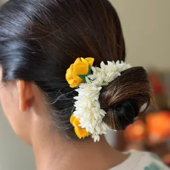 Artificial Hair Bun-Belly Flower Gajra (1 pc)