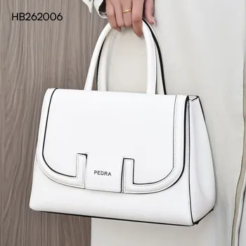 trendy and popular large capacity bag