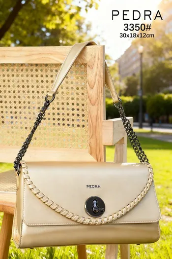 High-quality women's bag for commuting