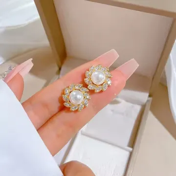 Zirconia Pearl Flower Necklace Set (4 pcs )