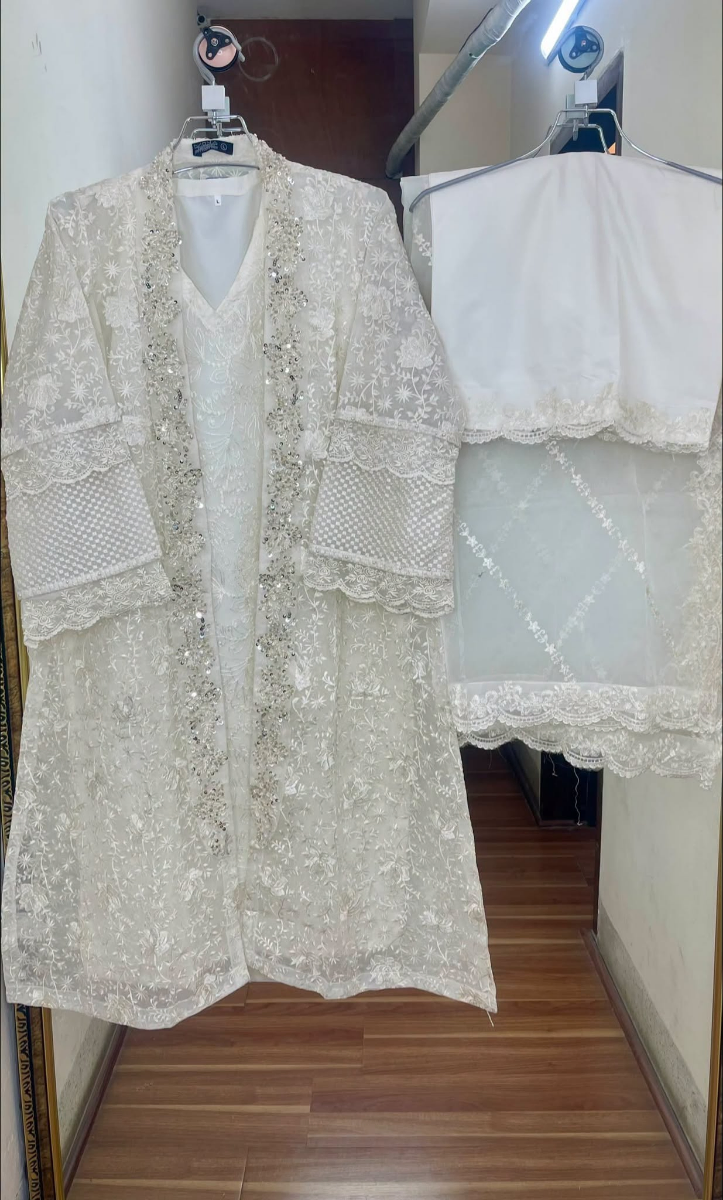 Pakistani Original Mona Embroidery Organza Stitched Gown 4Pcs _ Off White 
