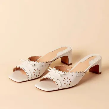 LEATHER RETRO SQUARE-TOE HOLLOW-OUT SANDALS 