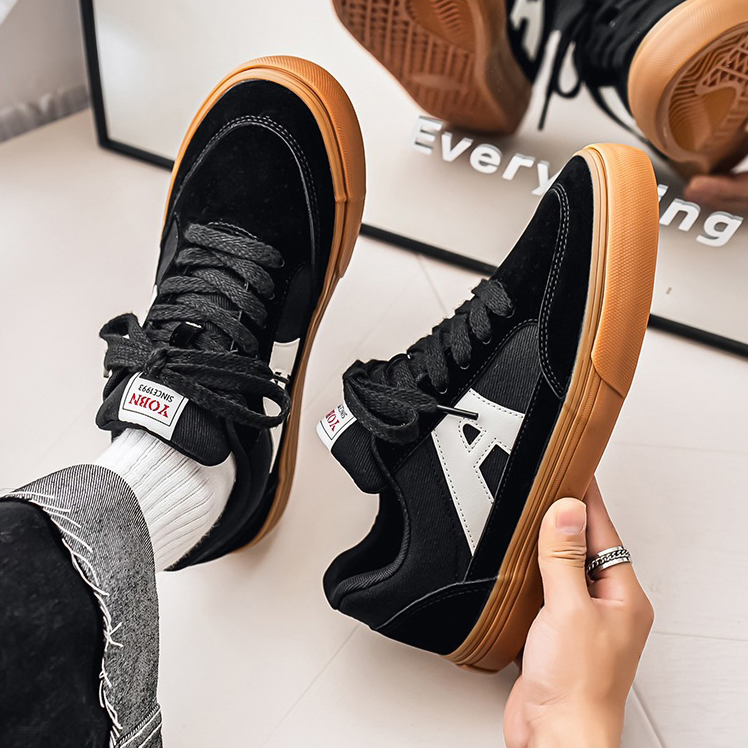 LOW-TOP COMFORTABLE TRENDY SNEAKERS GB-2239