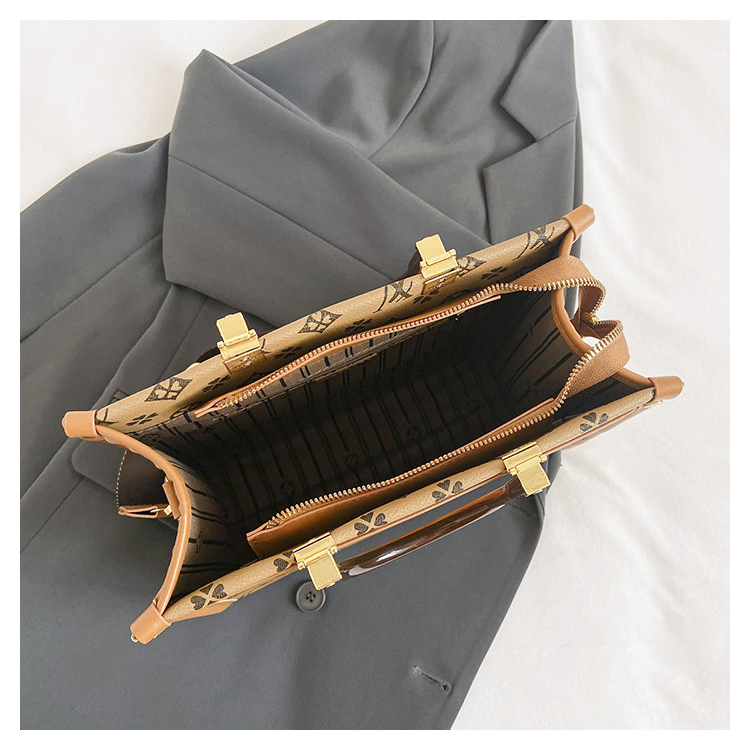 The Soho Women’s Shoulder Bag