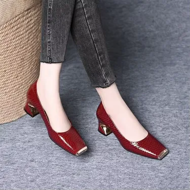 Women's Dress Pumps With Metal Toe