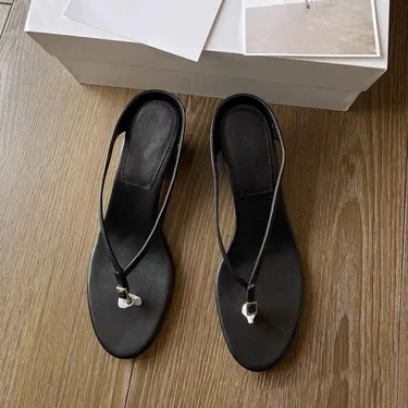 NICHE WEDGE TOE FLIP-FLOP