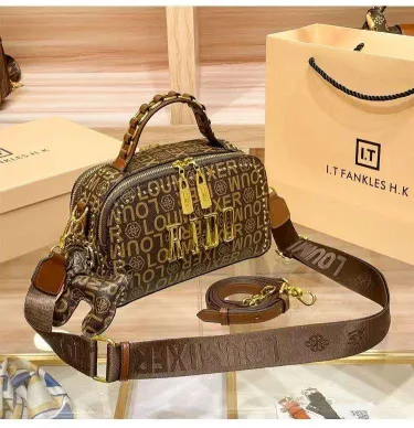Trending Women's Handbags Famous Brands