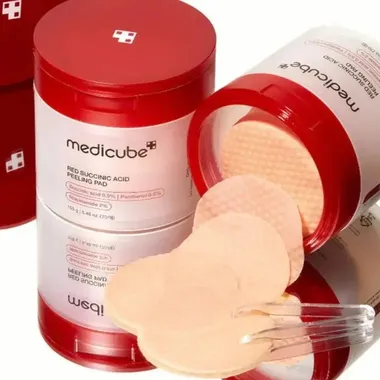 Medicube Red Succinic Acid Panthenol Facial Peeling Pads 70pads (155gm)