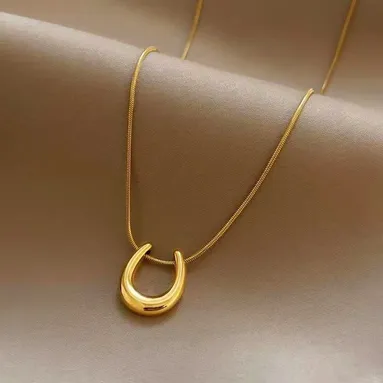 Minimalist U-shaped Horseshoe Pendant Necklace