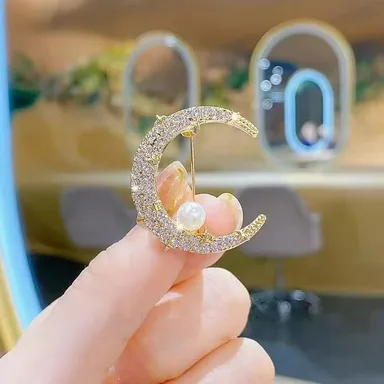 Rhinestone Pearl Moon Brooch For Women (1 Pc)