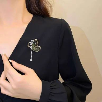 Sweet Crystal Pearl Butterfly Brooch