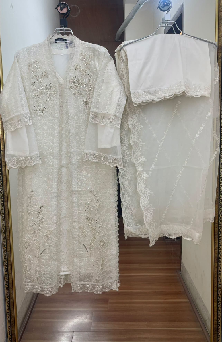 Pakistani Original Mona Embroidery Cotton Stitched Gown 4Pcs_ Off White 